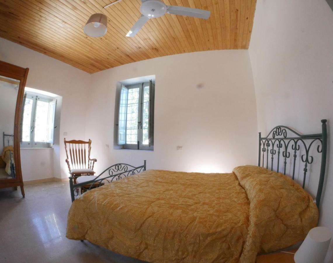 로크리 La Casa Del Miele Di Borgo Carbone 빌라 외부 사진