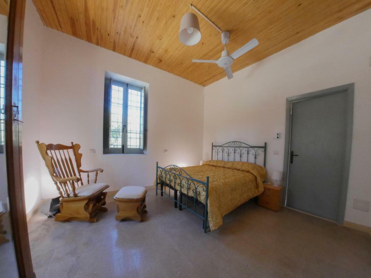 로크리 La Casa Del Miele Di Borgo Carbone 빌라 외부 사진